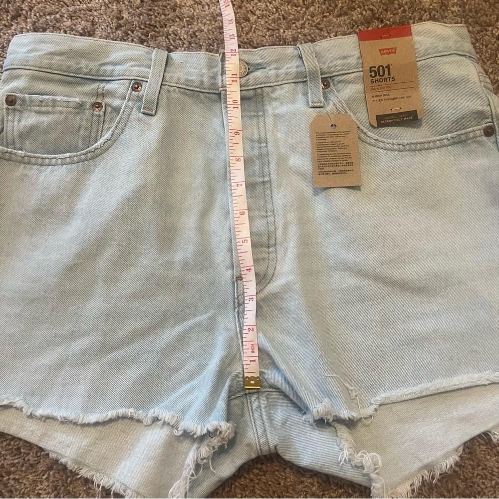 {Levi’s} 501 High Rise Light Wash Denim Shorts - Picture 6 of 10